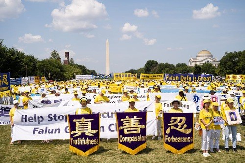 Practitioners rallied at the National Mall in Washington, D.C. on July 16, 2021, calling for an end to the 22-year persecution of Falun Gong by the CCP (The Epoch Times).